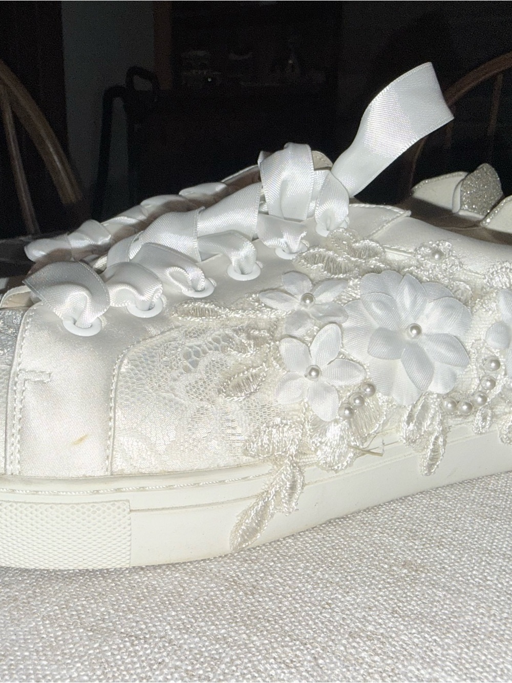 Elegant White Floral Lace Sneakers with Satin Ribbon Laces - Picture 5 of 7
